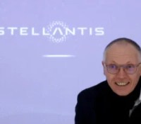 Séisme chez Stellantis : Carlos Tavares claque la porte dans un contexte tendu