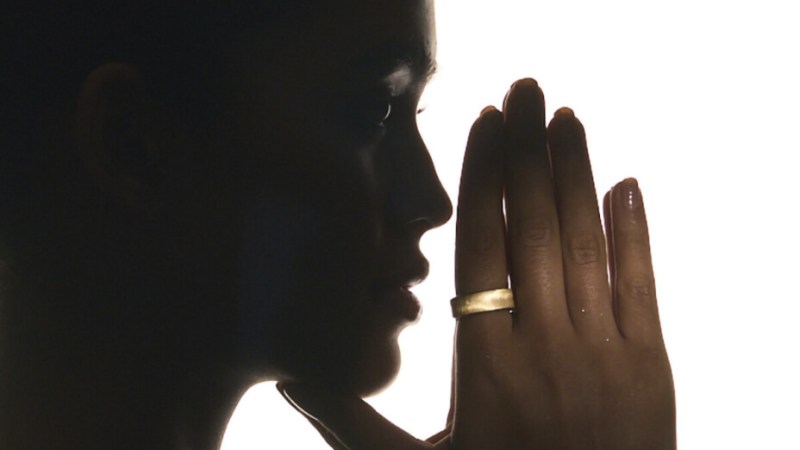 Cette bague connectée se pare d’or 18 carats pour un prix particulièrement luxueux