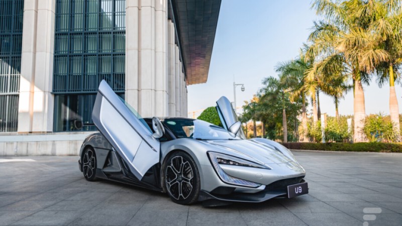 Comment la voiture électrique hors norme de BYD peut sauter des obstacles sans conducteur