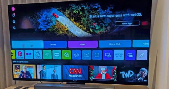 LG C5 webOS 25 // Source : Sylvain Pichot / Frandroid