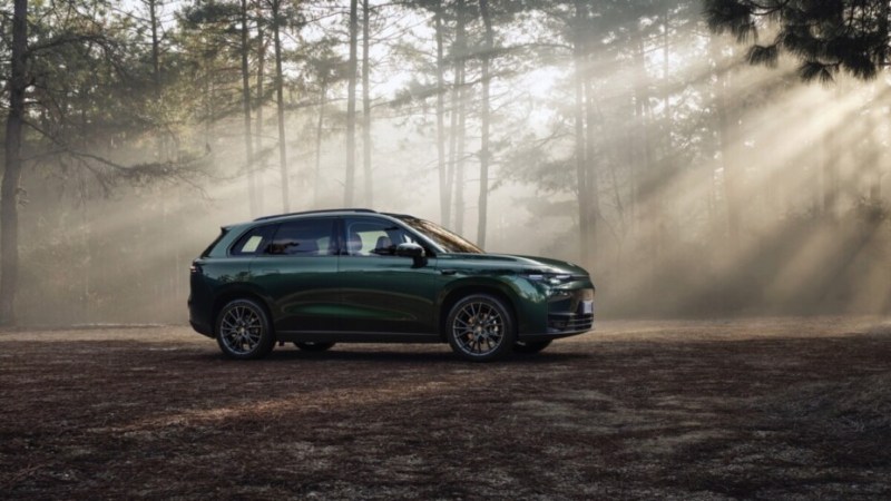 950 km d’autonomie pour moins cher qu’un Model Y : cette voiture « électrique » chinoise pourrait cartonner