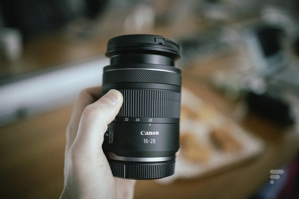 Le Canon RF 16-28 F2.8 IS STM // Source : Geoffroy Husson - Frandroid