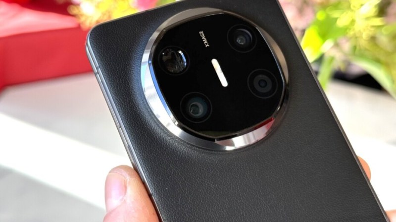 Huawei donne une correction visuelle à l’iPhone 16 Pro Max avec le quatrième capteur du Mate X6