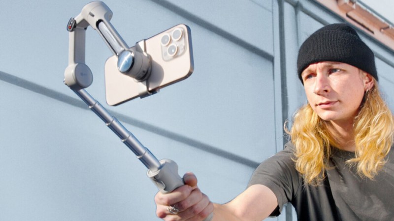 Insta360 Flow 2 Pro : ce stabilisateur pour smartphone est capable de suivre le sujet tout seul