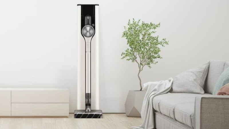 Boulanger fait perdre plus de 30 % à ce puissant balai aspirateur LG, avec station de vidange automatique