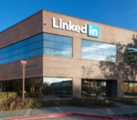 Pourquoi LinkedIn se retrouve assigné en justice en France ?