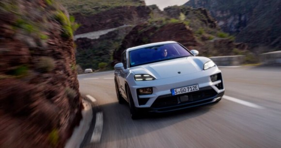 « Des décisions conceptuelles sont prises » : en difficulté sur la voiture électrique, Porsche aurait changé son fusil d’épaule