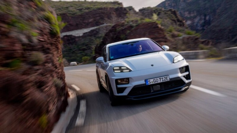 « Des décisions conceptuelles sont prises » : en difficulté sur la voiture électrique, Porsche aurait changé son fusil d’épaule « Des décisions conceptuelles sont prises » : en difficulté sur la voiture électrique, Porsche aurait changé son fusil d’épaule