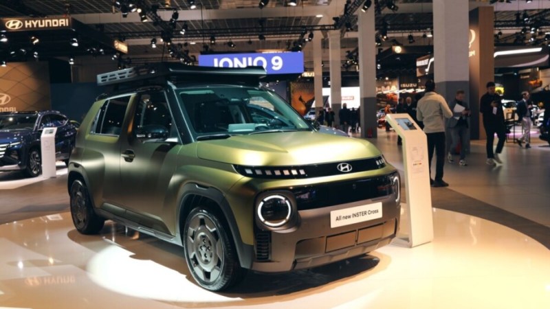 On est monté à bord du Hyundai Inster, et on a été bluffé par l’habitacle XXL de cette petite voiture électrique abordable