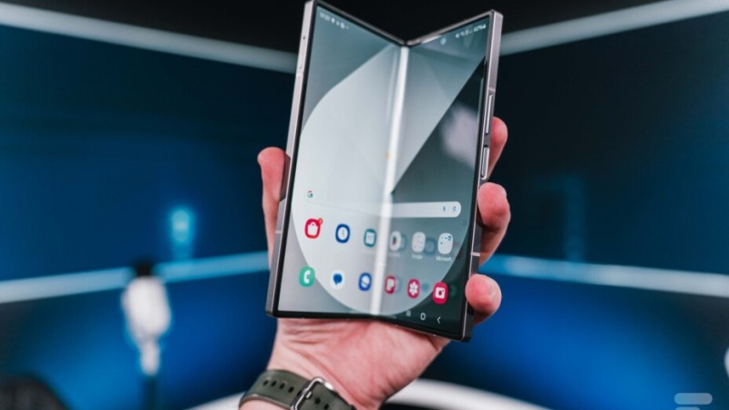 Samsung préparerait non pas deux ou trois, mais quatre smartphones pliables pour cette année Samsung préparerait non pas deux ou trois, mais quatre smartphones pliables pour cette année