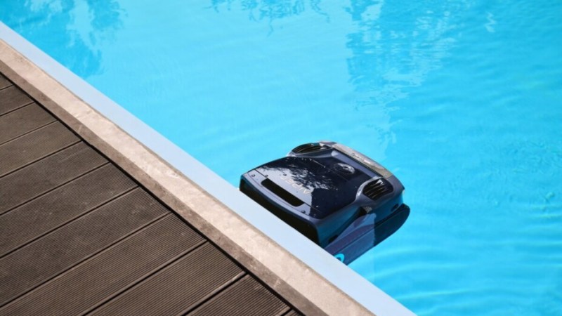 On a vu le robot de piscine « le plus puissant au monde » et il n’arrive pas seul