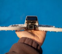 En mode automatique, le drone doit être placé face au visage de l'utilisateur pour le suivre ensuite En mode automatique, le drone doit être placé face au visage de l'utilisateur pour le suivre ensuite