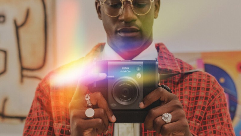 Instax lance un nouvel appareil photo instantané hyper polyvalent pour de grandes photos Instax lance un nouvel appareil photo instantané hyper polyvalent pour de grandes photos