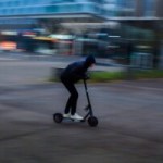 Barcelone serre la vis sur les trottinettes électriques, avec une grande mesure phare qui se démarque des autres