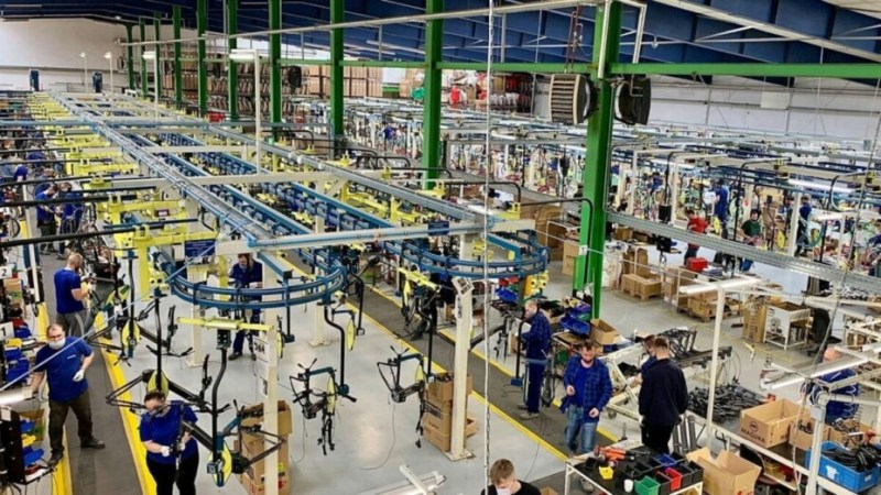 Faillite en vue dans le vélo, une batterie chinoise qui arrive en France et le nouveau Tesla Model Y bientôt en Europe – Récap’ Survoltés