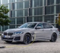 Pourquoi les voitures hybrides rechargeables pourraient sauver le moteur essence en Europe