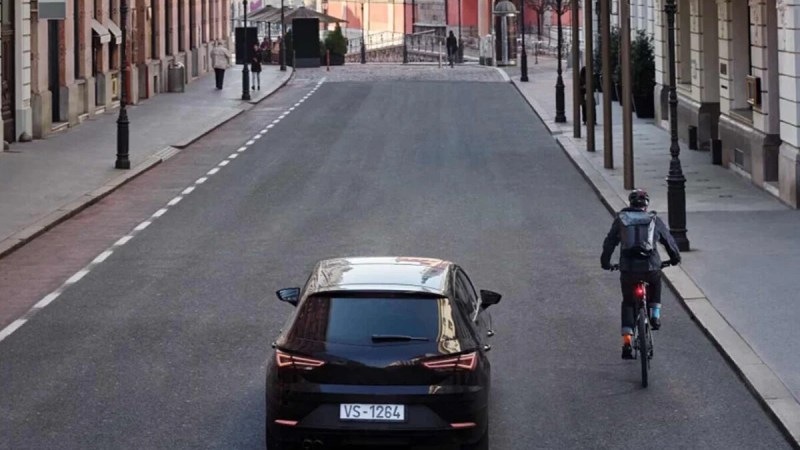 Decathlon brade le radar Garmin avec feu arrière pour renforcer votre sécurité à vélo sans payer le prix fort