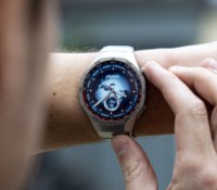 Cette marque réfléchit à intégrer un capteur d’empreintes sur ses montres connectées