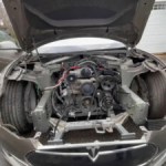 Voici pourquoi vous ne verrez jamais de Tesla avec un moteur thermique