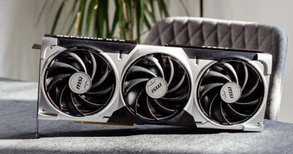 Les tests de la Nvidia GeForce 5070 Ti sont là : « presque identique à la RTX 4080 », le choix intelligent face à la 5080