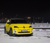 Les constructeurs français surpassent Tesla en janvier, la Renault 5 se hisse tout en haut