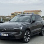 On a essayé le Volvo EX90, une voiture électrique ultra-confortable et (presque) unique en son genre