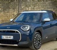 On a essayé le Mini Aceman SE, une voiture électrique amusante et pratique mais qui va maltraiter vos lombaires