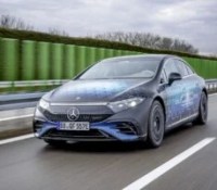 Mercedes-Benz startet Straßentests des ersten Fahrzeugs mit Festkörperbatterie 

Mercedes-Benz starts road testing first solid-state-battery vehicle