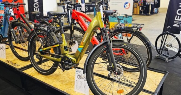 Le VTC électrique Neomouv Pomera. // Source : M. Lauraux pour Frandroid