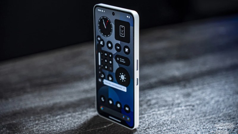 Boulanger écoule son stock du Nothing Phone (3a) Pro avant l’arrivée imminente de son successeur