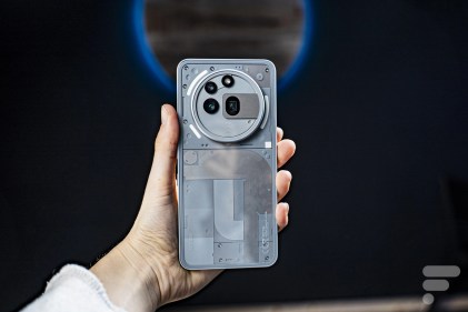 Nothing Phone (3a) Pro 12