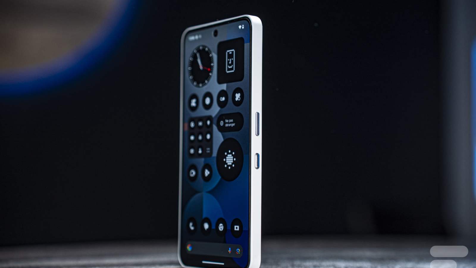 AprÃ¨s le Black Friday, Boulanger casse encore plus le prix du Nothing Phone (3a) Pro en pack...