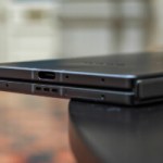 Un port USB-C à peine visible, ce smartphone pliable repousse les limites de la finesse