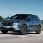 Voici la nouvelle version du Peugeot 5008 électrique : vers une baisse de prix ?