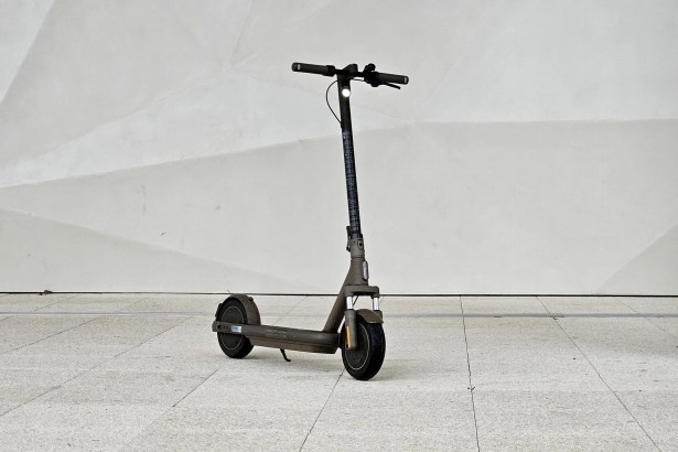 Xiaomi Electric Scooter 4 Pro Max design 1
