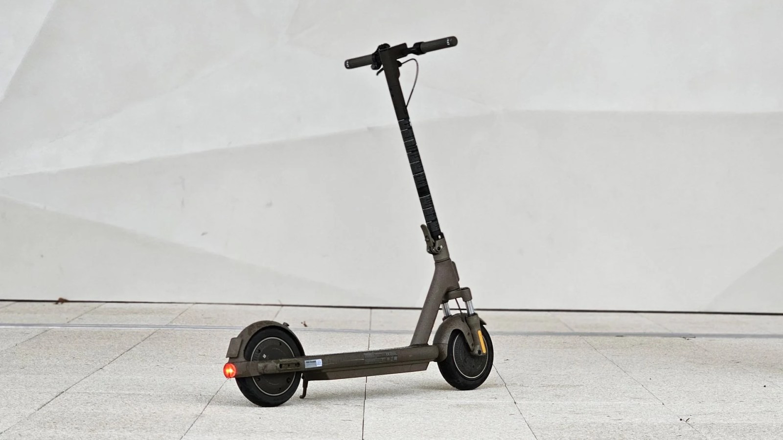 The Xiaomi Electric Scooter 4 Pro Max becomes much more attractive at almost half the price