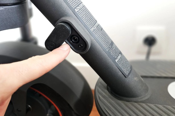 Xiaomi Electric Scooter 5 Max recharge prise