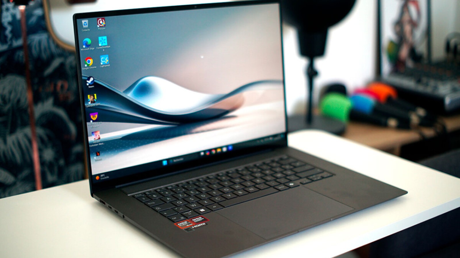 Asus Zenbook S 16: هذا الكمبيوتر المحمول القوي مع Ryzen AI 9 HX 370 و 32 GB و 1 إلى SSD ، يفقد 300 يورو من سعره