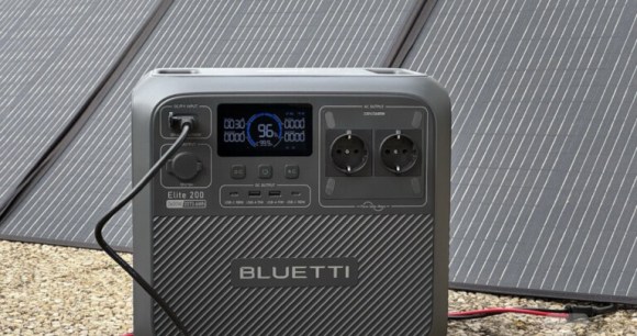 On a essayé la nouvelle batterie solaire chinoise de Bluetti : 17 ans de durée de vie et un petit prix (pour le moment)