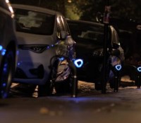 Recharger sa voiture électrique depuis une prise « cachée » dans le trottoir devient réalité, mais attention à cette grosse contrainte