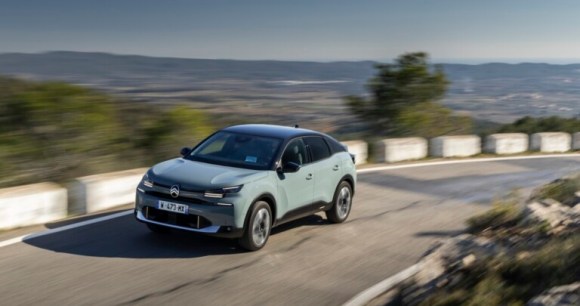 On a essayé la Citroën ë-C4 électrique : pourquoi elle ne plaira pas aux amateurs de voitures électriques