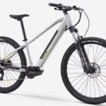 Decathlon dégaine un nouveau VTT électrique grand public qui impressionne par son rapport équipement-prix très alléchant