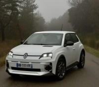 J’ai traversé la France au volant de la R5 électrique la moins chère : voici comment j’ai vécu ces 1 500 km