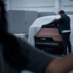 Volvo va bientôt s’attaquer au Tesla Model Y : voici les premières images de sa future voiture électrique