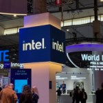 5 ans après le divorce, Intel veut de nouveau se rapprocher d’Apple, mais à quel prix ?