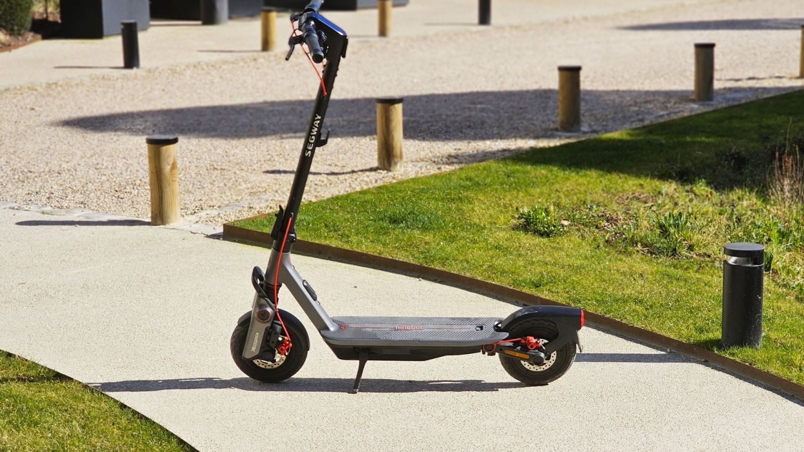 Ninebot F3 Pro E : dÃ©jÃ  plus de 100 â‚¬ de remise pour la nouvelle star des trottinettes...