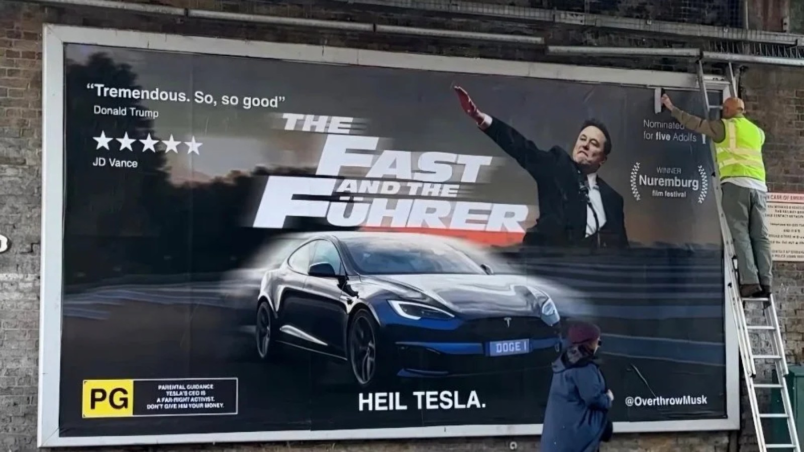 "Heil Tesla": من الذي يدفع الإعلانات التي تقارن تسلا وإيلون موسك بالرايخ الثالث؟