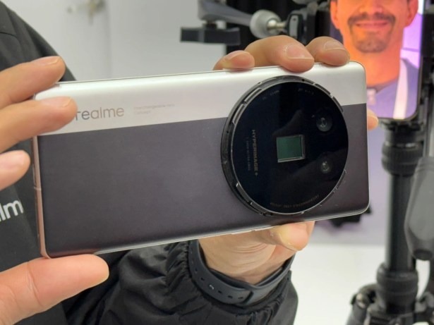 Realme Ultra au MWC 2025 // Source : Ulrich Rozier - Frandroid