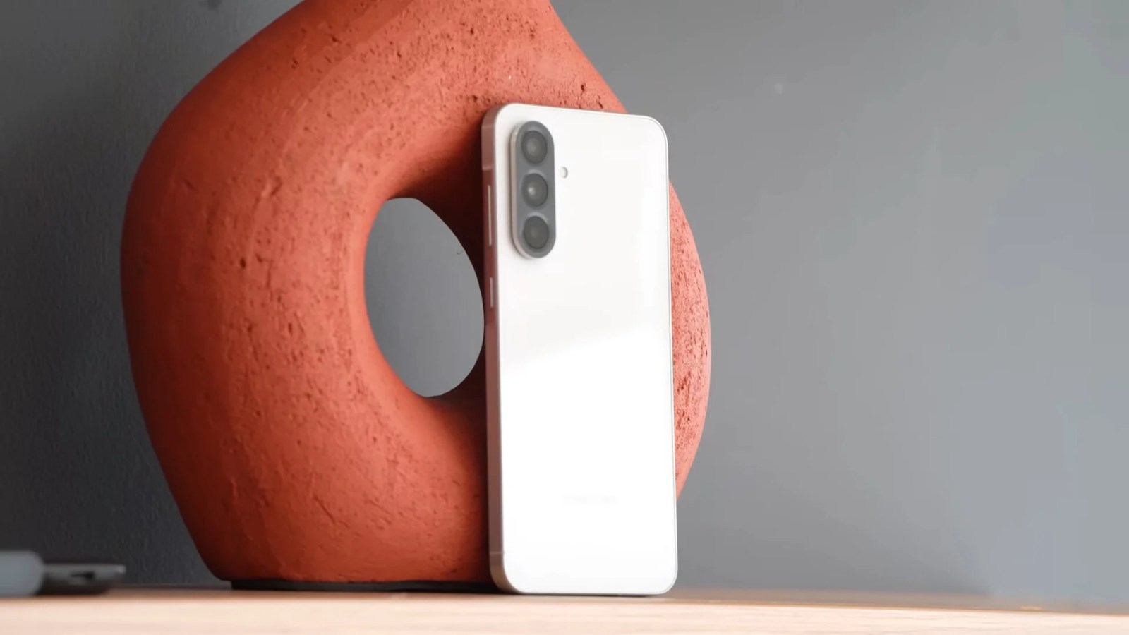 Le Samsung Galaxy A57 dÃ©voile une architecture inÃ©dite et de la puissance Ã  revendre