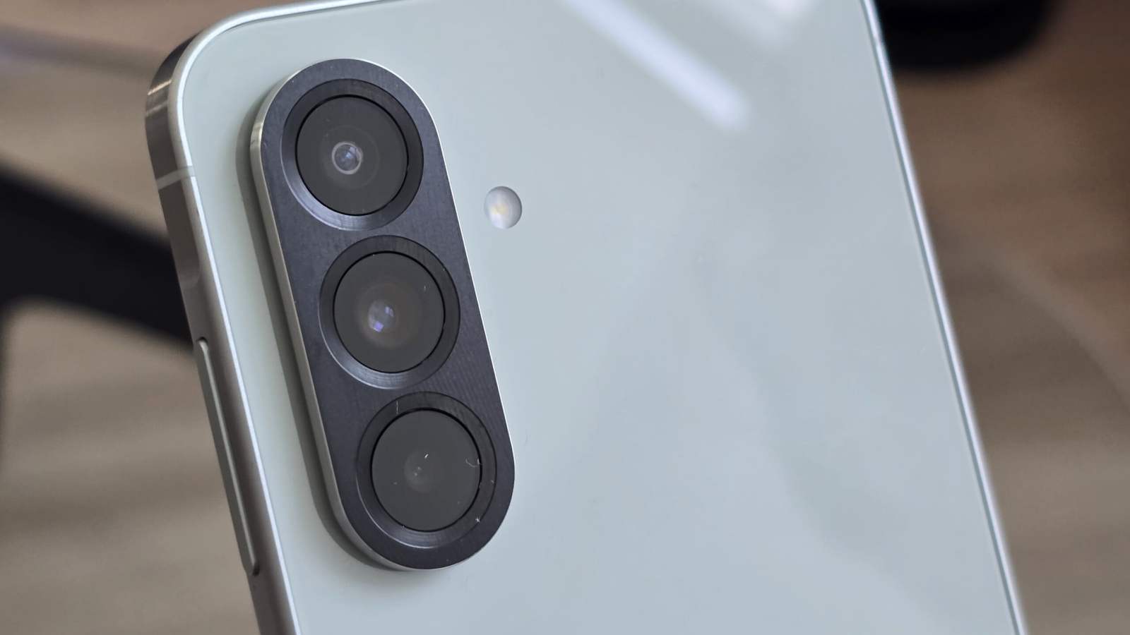 Galaxy A37 et A57 : Samsung va intÃ©grer un capteur Â«Â XXLÂ Â» digne des Galaxy S25